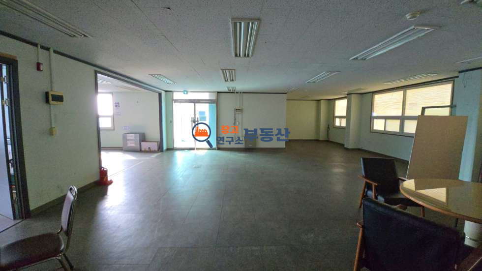 경기 고양일산서구 법곳동 #244평 #(122+122평)#2종근생#대형마당 #40FT가능 #사옥추천 #내부사무실 #내부화장실 #자유로인접 월세 매물번호 15872 사진 15