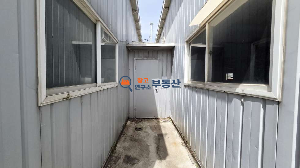 경기 파주시 산남동 #120평 #공장 #60평X2개동 #복층사무실 #전기41kW #동간연결 #탑골IC 월세 매물번호 17498 사진 6