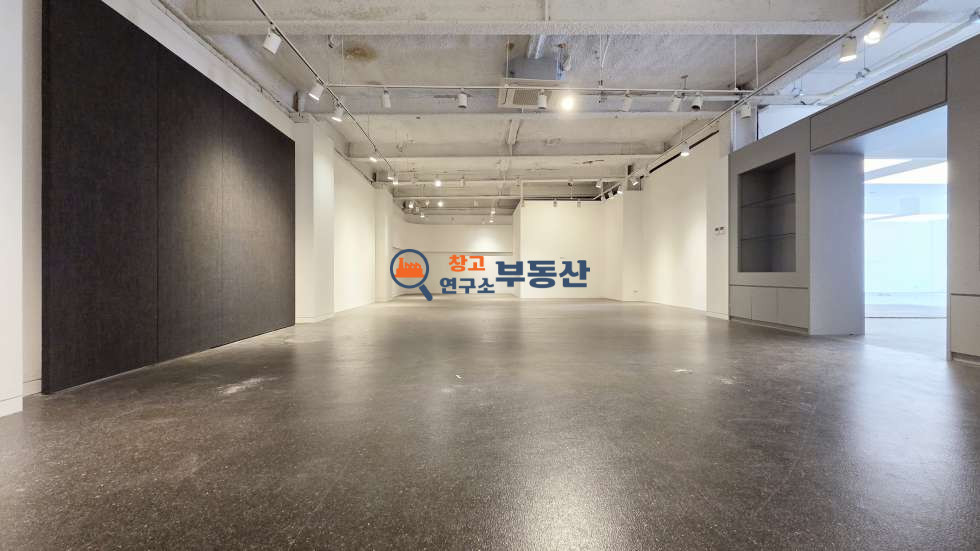 경기 고양일산서구 덕이동 #125평 #1층전체 #도심가 #접근성굿 #가구단지 #주차편리 #탄현역 #즉시입주 월세 매물번호 17624 사진 3