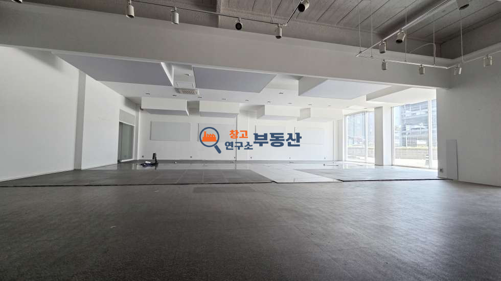경기 고양일산서구 덕이동 #125평 #1층전체 #도심가 #접근성굿 #가구단지 #주차편리 #탄현역 #즉시입주 월세 매물번호 17624 사진 4