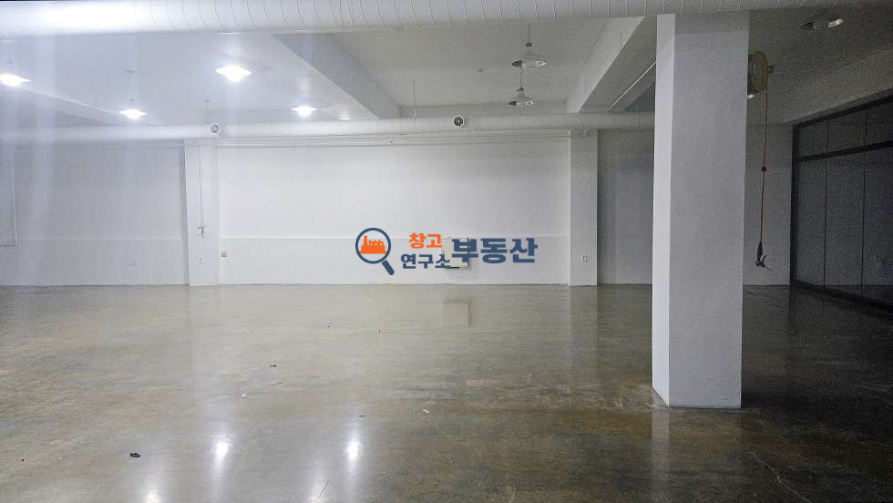 경기 파주시 신촌동 #1374평 #공장 #총2층(690평 + 685평) #사옥형공장 #전기승압 #하수직관 #화물EV #층고높 #즉시입주 #제조가능 월세 매물번호 16323 사진 15