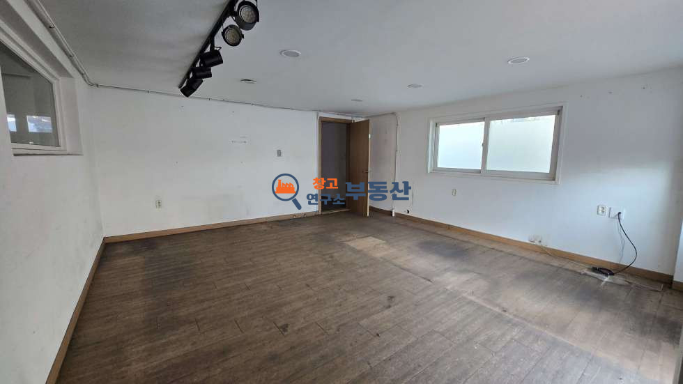 경기 고양일산서구 덕이동 #자동차정비공장매매 #대407평 #건121평 #층고6.8 #계획관리 #경의로인접 #25톤가능 매매 매물번호 18323 사진 3