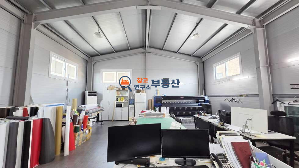 경기 파주시 산남동 #43평 #2종제조 #넓은복층구조 #내부사무실 #단독마당 #외부컨테이너 #내부화장실 #탑골IC 3분 월세 매물번호 18056 사진 3