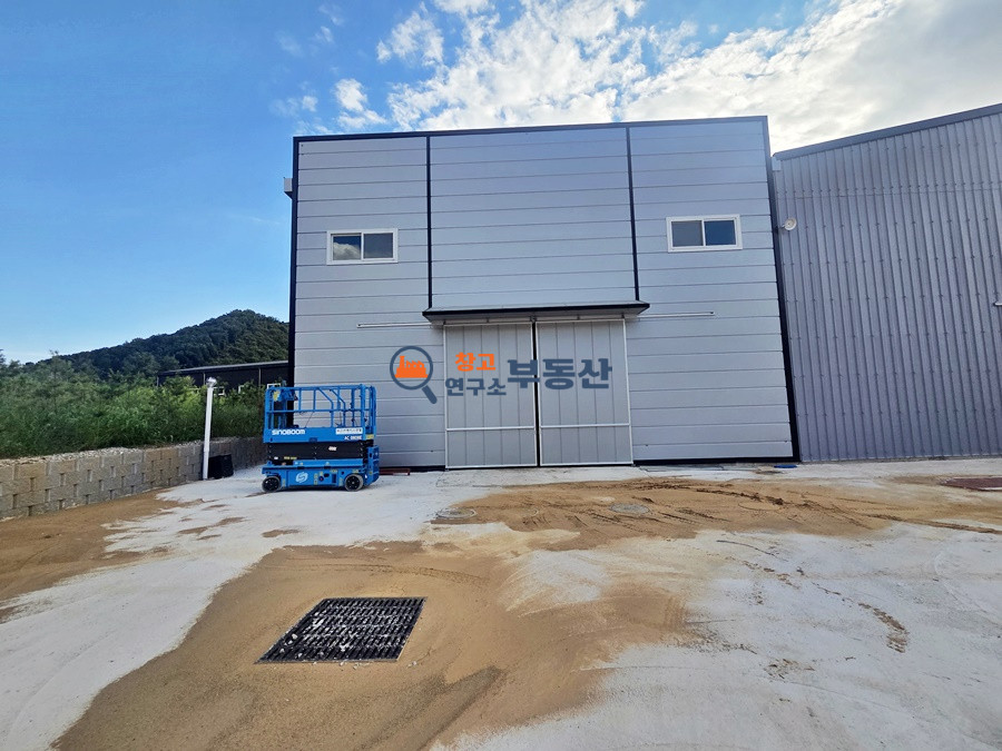 경기 파주시 월롱면 도내리 #96평 #+가설건축물150평#신축 #대형마당 #높은층고 #즉시입주 #40FT트레일러 월세 매물번호 18335 사진 2