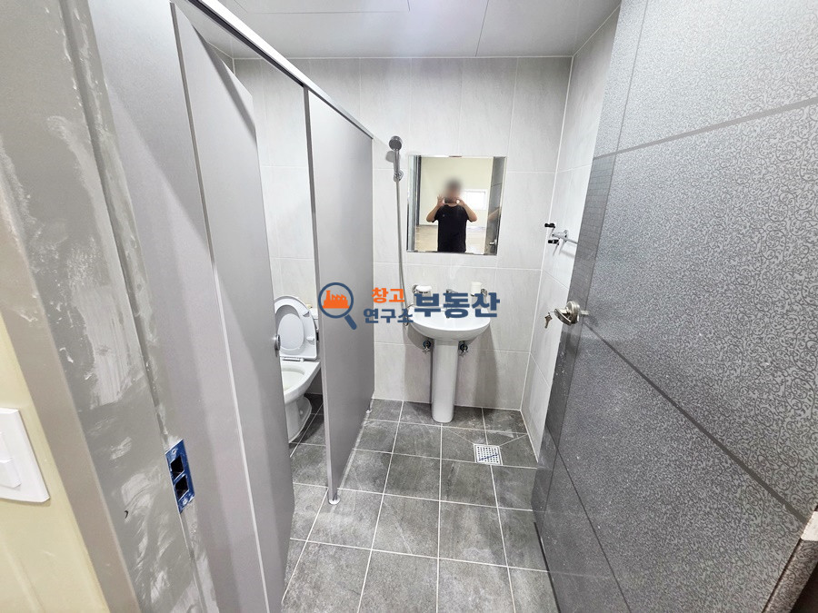 경기 파주시 파주읍 부곡리 #52평 #대형마당 #40FT트레일러 #높은층고 #즉시입주 #도로인접 #준신축급 월세 매물번호 18337 사진 11
