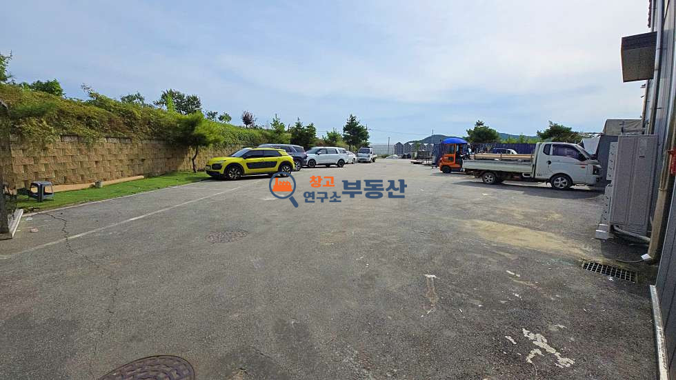 경기 파주시 탄현면 오금리 #437평#공장#총2동(287평+150평) #층고높 #하수직관 #40ft가능 #준신축 #즉시입주 #대형단독마당 #스튜디오추천 월세 매물번호 16496 사진 19
