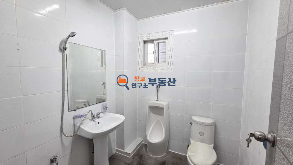경기 파주시 탄현면 축현리 #연247평 #공장 #두동구성 #높은층고 #축현산단 #입주협의 #내부화장실 #산단IC #138평+109평 월세 매물번호 17931 사진 4