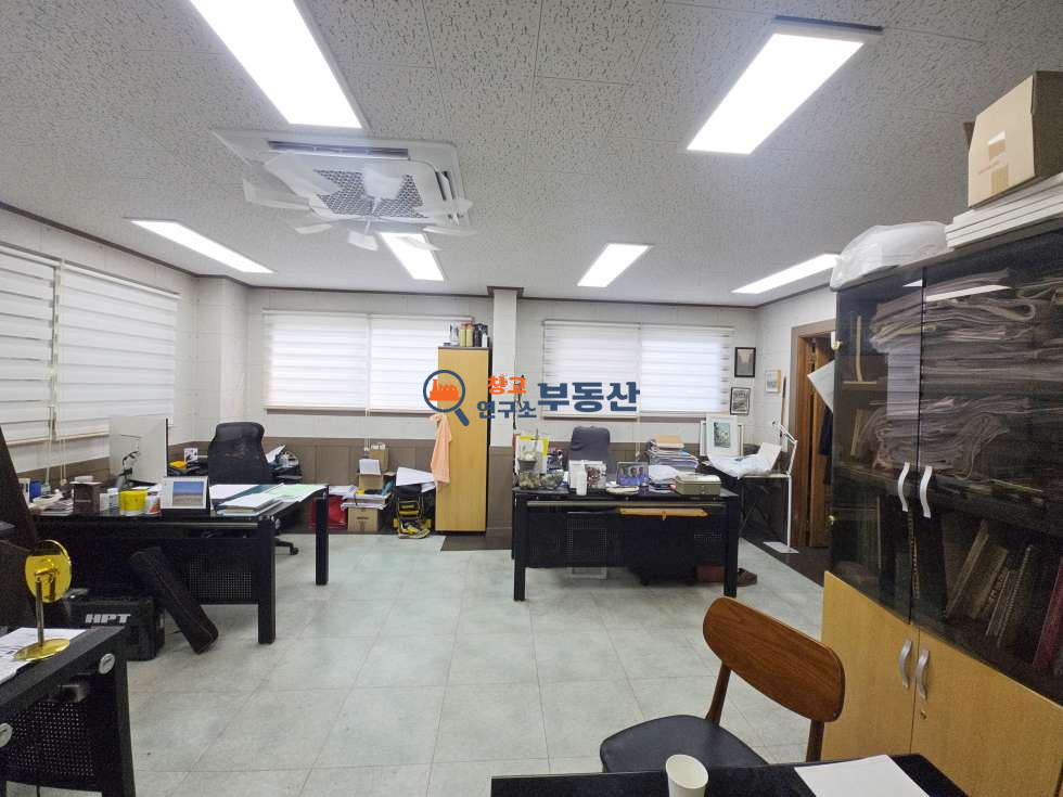경기 파주시 탄현면 축현리 #공장매매 #대967평 #건475평+천막250평 #총3동 #층고10 #대형마당 #운정IC5분 #즉시입주 매매 매물번호 18221 사진 3