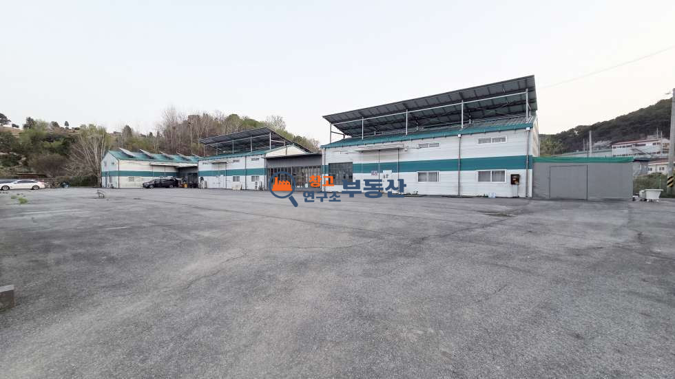 경기 파주시 탄현면 금산리 #연180평 #2종근생 #60평x3개동 #단독마당 #즉시입주 #성동IC #대형마당 #동간가설 #복층사무실 #대형차량 월세 매물번호 17403 사진 1