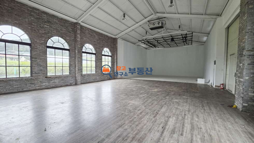 경기 파주시 탄현면 금산리 #연180평 #2종근생 #60평x3개동 #단독마당 #즉시입주 #성동IC #대형마당 #동간가설 #복층사무실 #대형차량 월세 매물번호 17403 사진 3