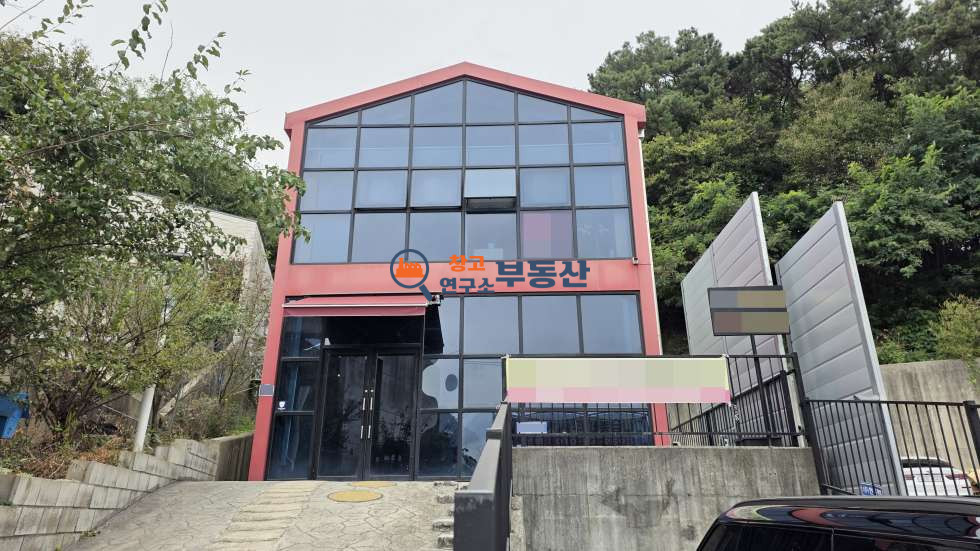 경기 파주시 하지석동 #60평 #2종근생 #통임대 #내부사무실 #1층+2층구조 #각층화장실 #테라스 월세 매물번호 18390 사진 1
