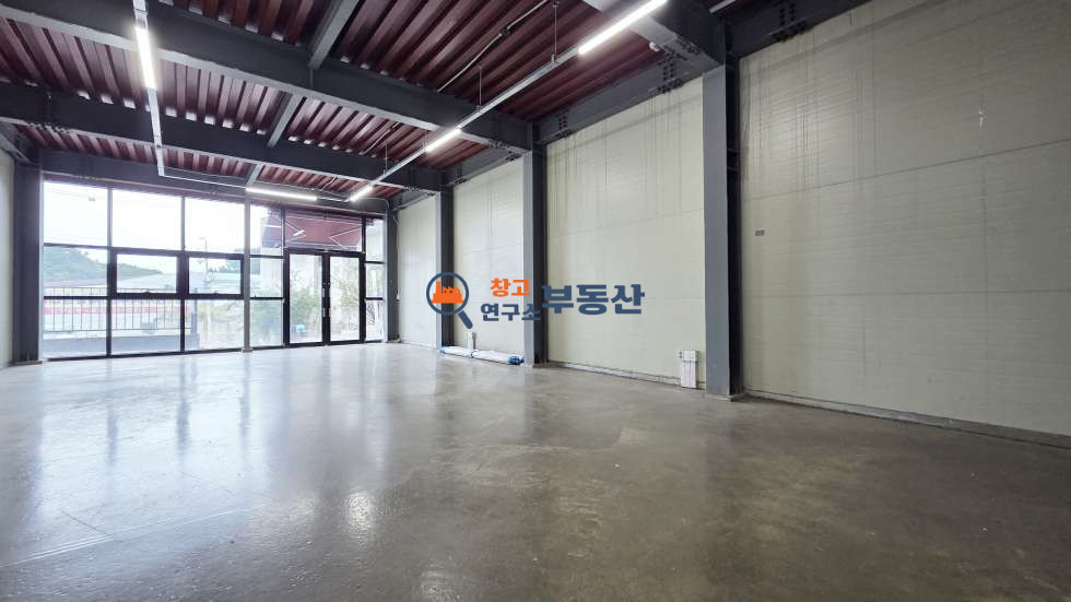 경기 파주시 하지석동 #60평 #2종근생 #통임대 #내부사무실 #1층+2층구조 #각층화장실 #테라스 월세 매물번호 18390 사진 6