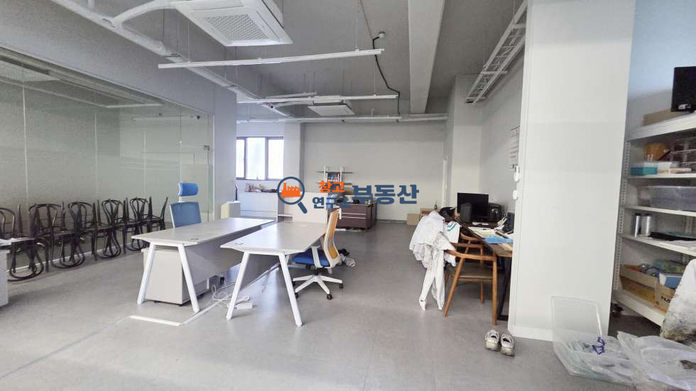 경기 파주시 문발동 #179평 #공장 #1층전체 #입주협의 #내부사무실 #시스템에어컨 #파주출판도시 월세 매물번호 18402 사진 3