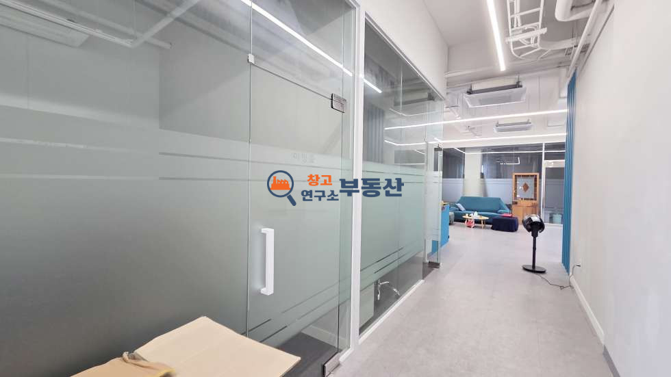 경기 파주시 문발동 #179평 #공장 #1층전체 #입주협의 #내부사무실 #시스템에어컨 #파주출판도시 월세 매물번호 18402 사진 8