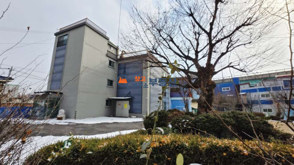 경기 고양덕양구 행주내동 #2종근생매매 #대716평 #연269평 #2개동 #1종일반주거지역 #코너부지 #화물EV #행주대교IC #회사사옥 매매 매물번호 18411 사진 5