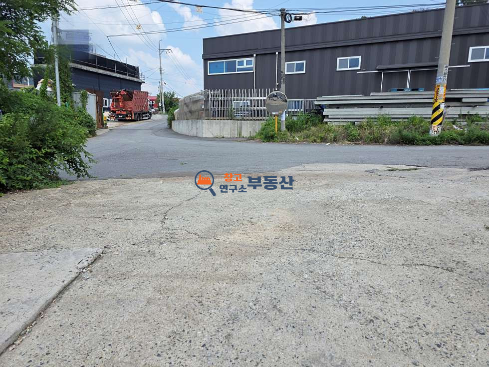 경기 고양일산동구 성석동 #60평 #창고시설 #즉시입주 #민원무 #설문IC8분 #대형차량 월세 매물번호 18084 사진 11