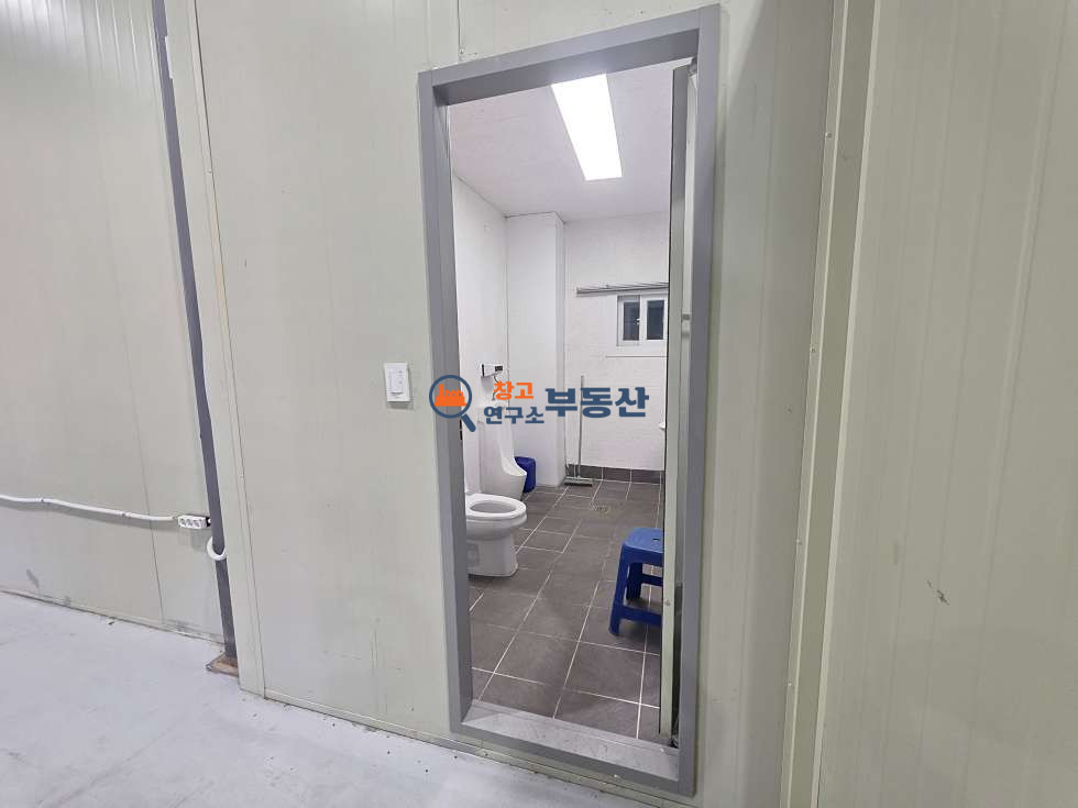 경기 고양일산동구 성석동 #180평 #2층통임대90평+90평 #2종제조 #높은층고 #40FT #오폐수직관 #사리현IC3.8km 월세 매물번호 18126 사진 11