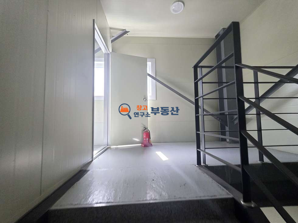 경기 고양일산동구 성석동 #180평 #2층통임대90평+90평 #2종제조 #높은층고 #40FT #오폐수직관 #사리현IC3.8km 월세 매물번호 18126 사진 13