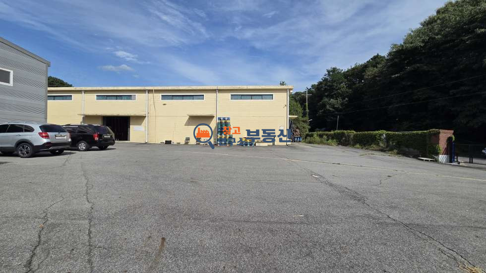 경기 파주시 조리읍 봉일천리 #전용120평 #공장 #부분임대 #넓은마당 #대형차량진입 #금촌IC 10분 월세 매물번호 18133 사진 1