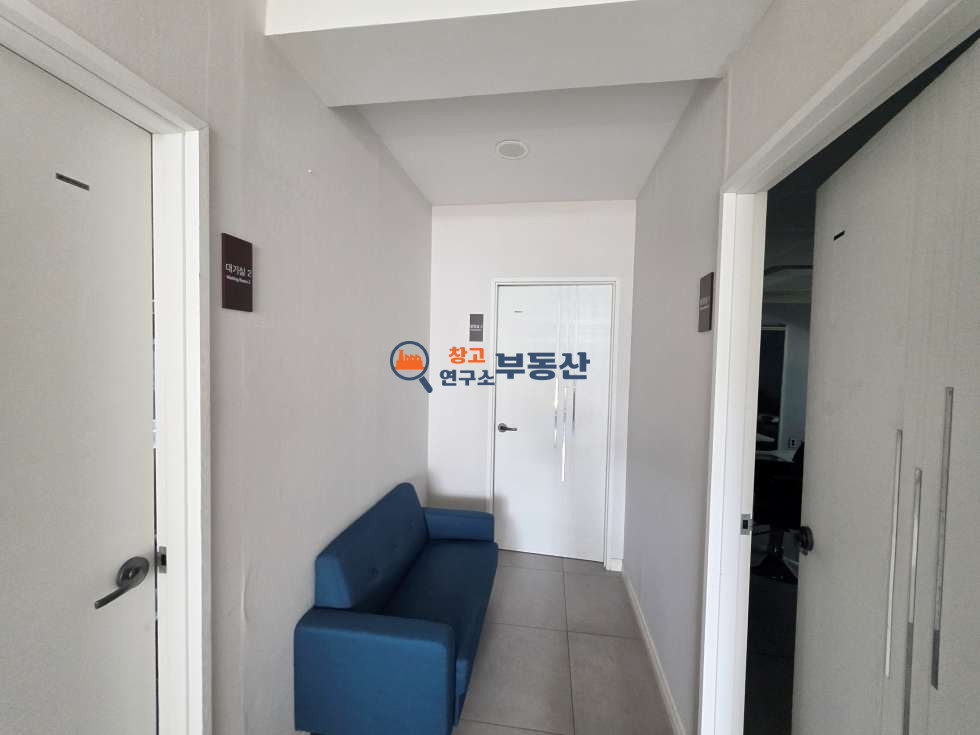 경기 파주시 상지석동 #500평 #방송통신시설 #스튜디오 #대형카페추천 #대형마당 #40 FT #북고양설문IC3분 #전력125kw #높은층고 #내부사무실 월세 매물번호 18150 사진 17