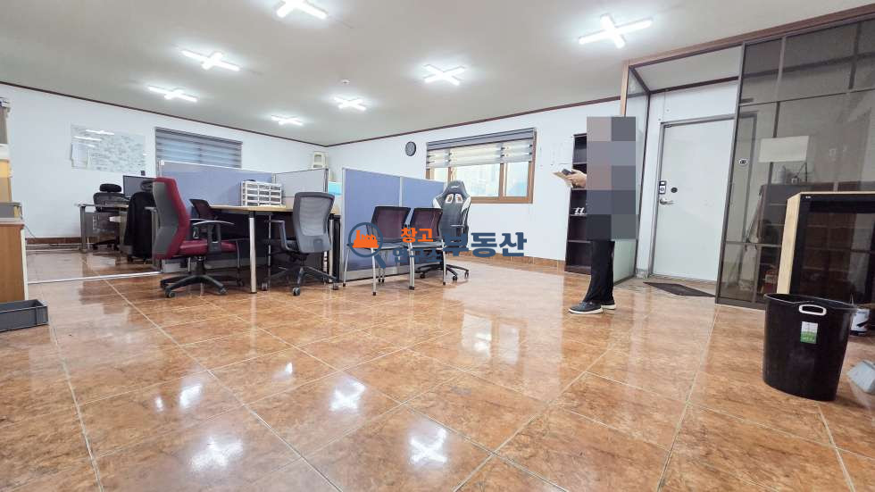 경기 고양일산동구 식사동 #456평 #공장 #단독마당 #즉시입주 #별도사무동 #도심권 #사리현IC 5분 월세 매물번호 18401 사진 14