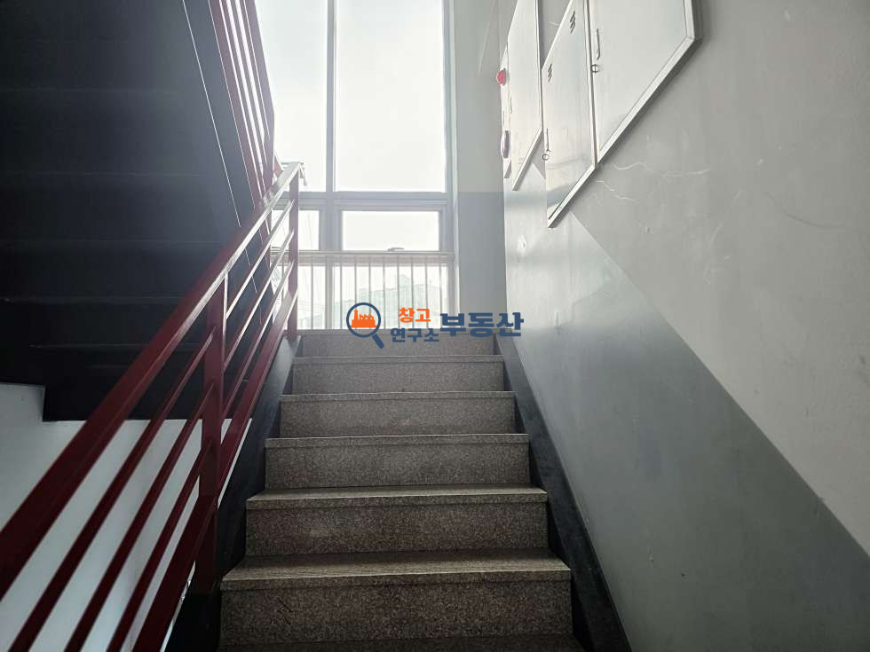 경기 고양일산동구 풍동 #100평 #2종근생 #1층임대 #대중교통 #즉시입주 #역세권 #가성비 월세 매물번호 18014 사진 9