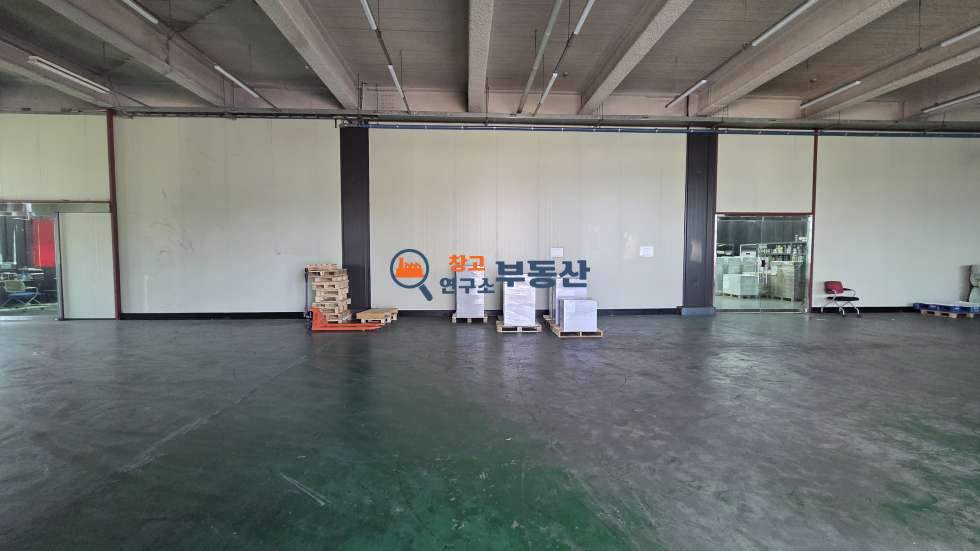 경기 파주시 문발동 #500평+사무공간80평 #공장 #대형물류추천 #화물용EV #높은층고 #문발IC 월세 매물번호 18420 사진 3