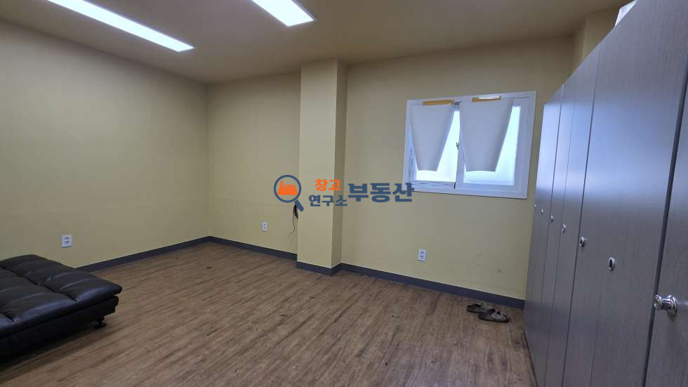 경기 파주시 문발동 #500평+사무공간80평 #공장 #대형물류추천 #화물용EV #높은층고 #문발IC 월세 매물번호 18420 사진 8