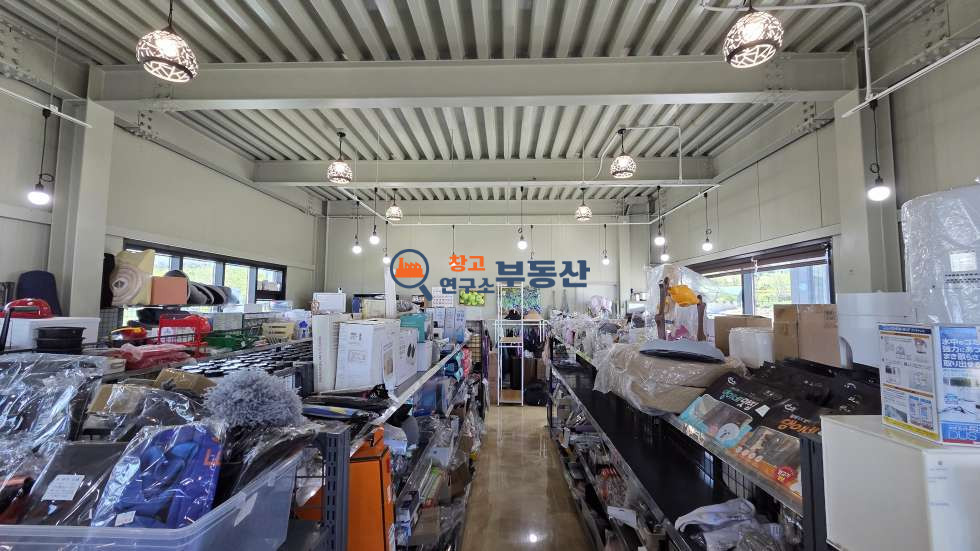경기 파주시 교하동 #29평 #1종근생 #1층전체 #도로변 #단독마당 #직관연결 #창고형매장 #즉시입주 #휴게음식점가능 월세 매물번호 18426 사진 3