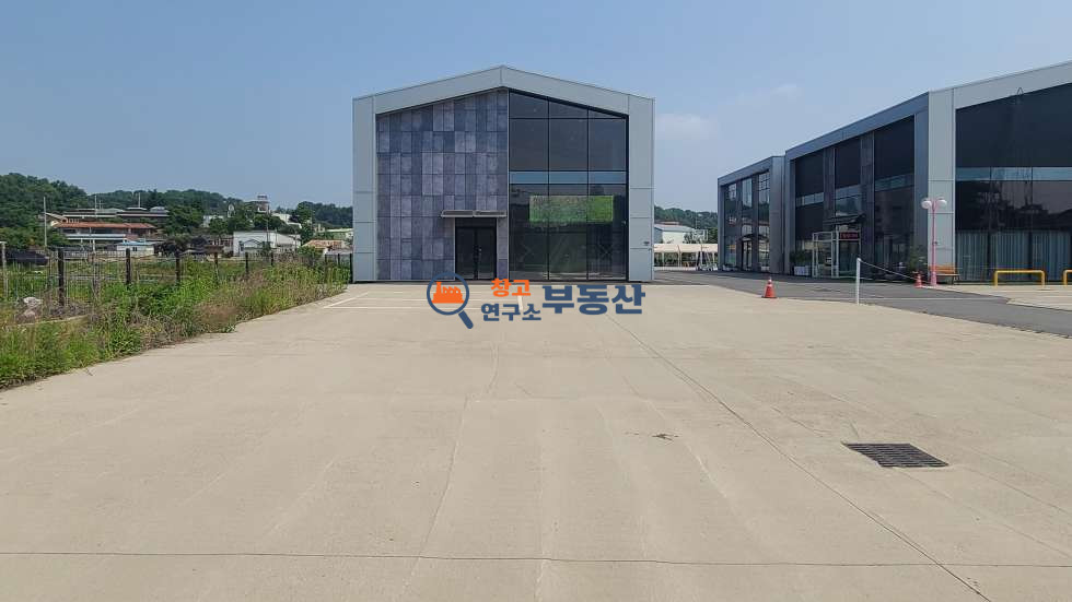 경기 파주시 교하동 #대554평 #연109평 #59평+50평 #1종소매 #광고효과 #넓은마당 #체육시설 전시장 추천 매매 매물번호 17482 사진 2